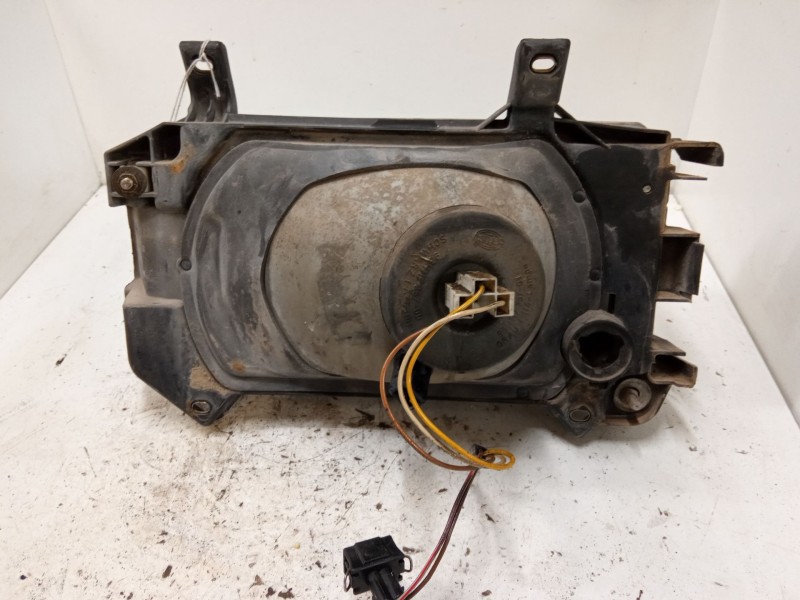 Recambio de faro derecho para volkswagen caravelle 2,4 5v 2-aab-2m referencia OEM IAM   