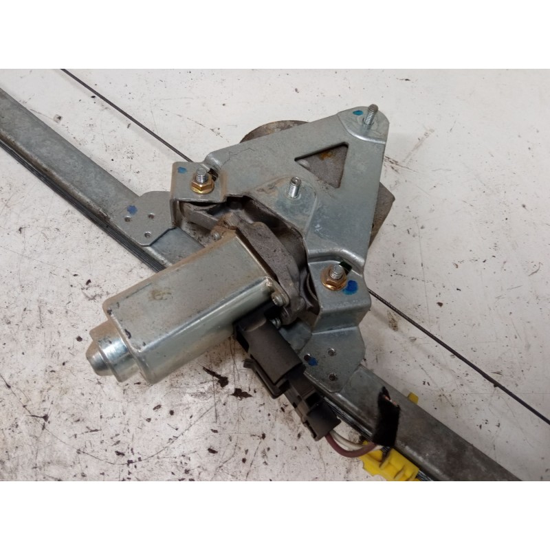 Recambio de elevalunas electrico delantero izquierdo para nissan primastar furgoneta (x83) 1.9 dci 100 referencia OEM IAM 770031