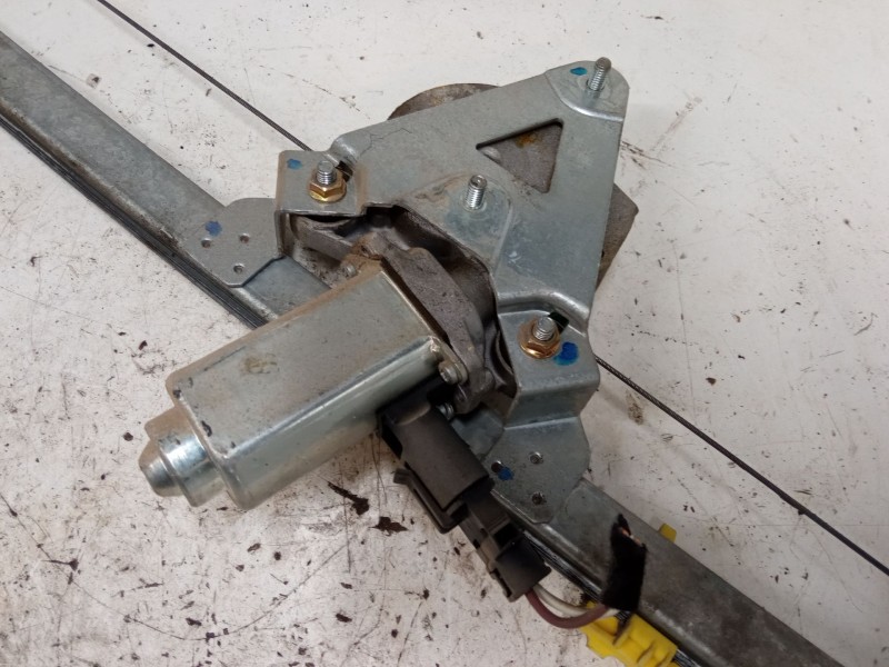 Recambio de elevalunas electrico delantero izquierdo para nissan primastar furgoneta (x83) 1.9 dci 100 referencia OEM IAM 770031
