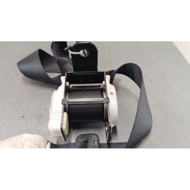 Recambio de cinturon seguridad trasero izquierdo para toyota corolla (_e12_) 1.4 vvt-i (zze120_) referencia OEM IAM   
