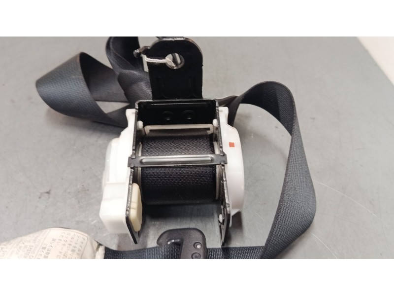 Recambio de cinturon seguridad trasero izquierdo para toyota corolla (_e12_) 1.4 vvt-i (zze120_) referencia OEM IAM   