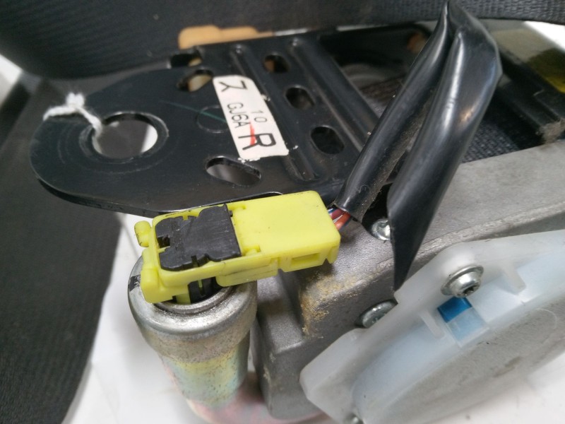 Recambio de cinturon seguridad delantero derecho para mazda 6 hatchback (gg) 2.0 di (gg14) referencia OEM IAM   