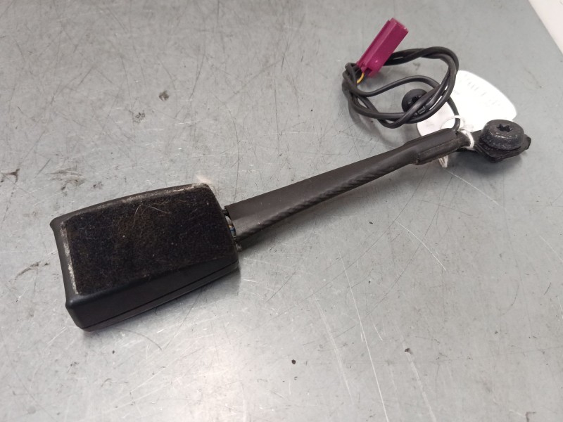 Recambio de anclaje cinturon delantero izquierdo para ford c-max ii (dxa/cb7, dxa/ceu) 1.0 ecoboost referencia OEM IAM   