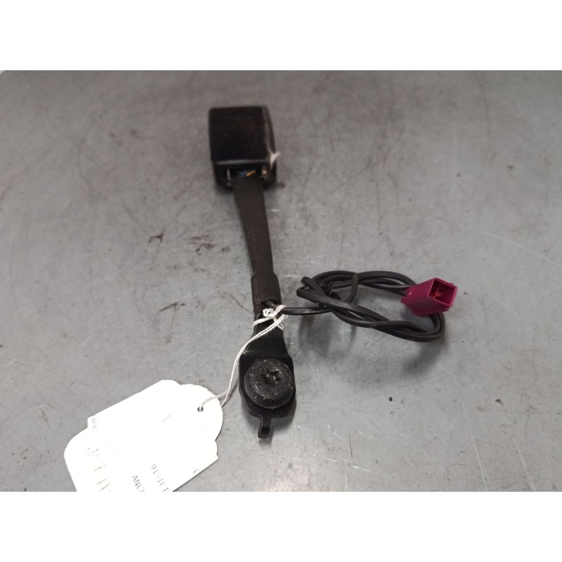 Recambio de anclaje cinturon delantero izquierdo para ford c-max ii (dxa/cb7, dxa/ceu) 1.0 ecoboost referencia OEM IAM   