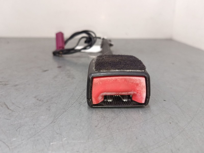 Recambio de anclaje cinturon delantero izquierdo para ford c-max ii (dxa/cb7, dxa/ceu) 1.0 ecoboost referencia OEM IAM   