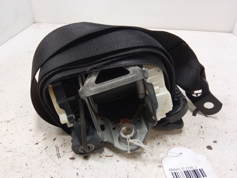 Recambio de cinturon seguridad delantero derecho para fiat bravo ii (198_) 1.9 d multijet (198axb1a) referencia OEM IAM   