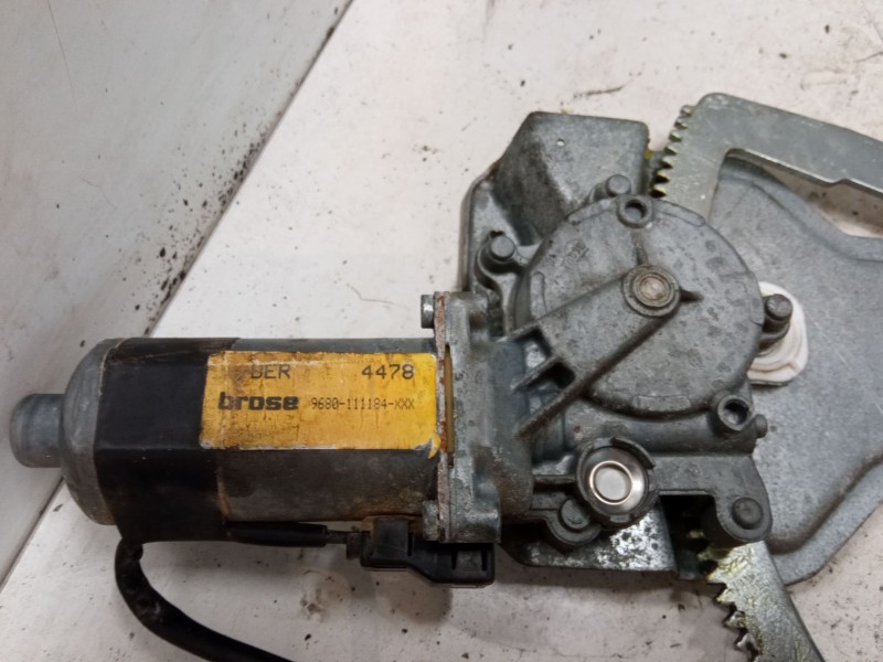 Recambio de elevalunas electrico delantero derecho para opel astra f hatchback (t92) 1.8 i 16v (f08, m08, f68, m68) referencia O