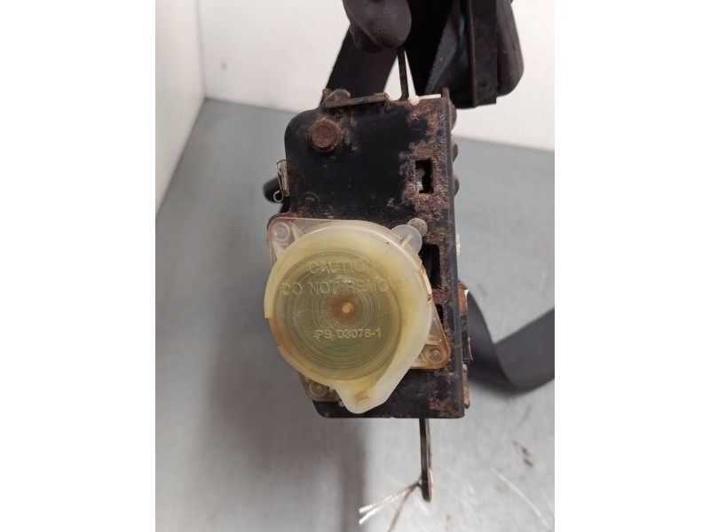 Recambio de cinturon seguridad delantero derecho para hyundai h-1 furgoneta (a1) 2.5 td referencia OEM IAM 88880 4A300  