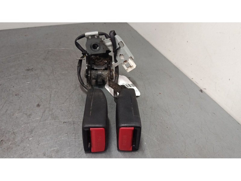 Recambio de anclaje cinturon trasero derecho para mazda cx-5 (ke, gh) 2.2 d (ke2fw) referencia OEM IAM   