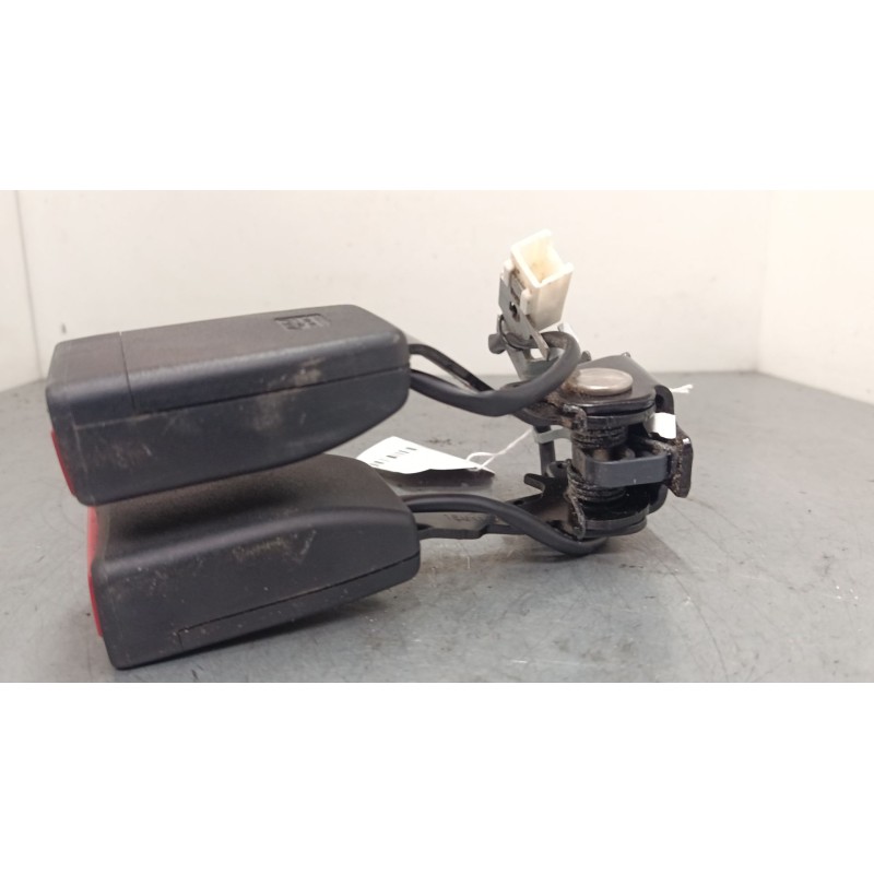 Recambio de anclaje cinturon trasero derecho para mazda cx-5 (ke, gh) 2.2 d (ke2fw) referencia OEM IAM   