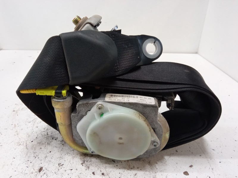 Recambio de cinturon seguridad delantero derecho para toyota corolla (_e12_) 2.0 d-4d (cde120r_, cde120l_) referencia OEM IAM 73