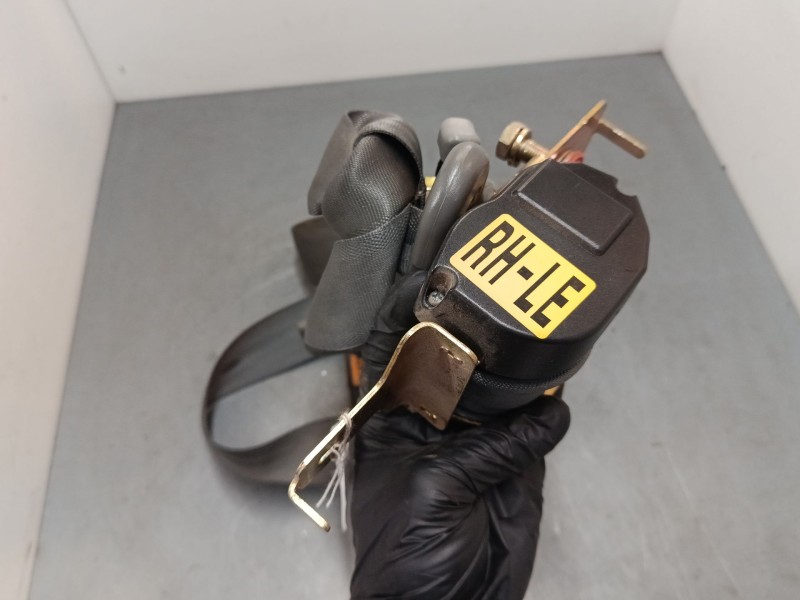 Recambio de cinturon seguridad delantero derecho para ssangyong korando (kj) 2.9 td referencia OEM IAM   