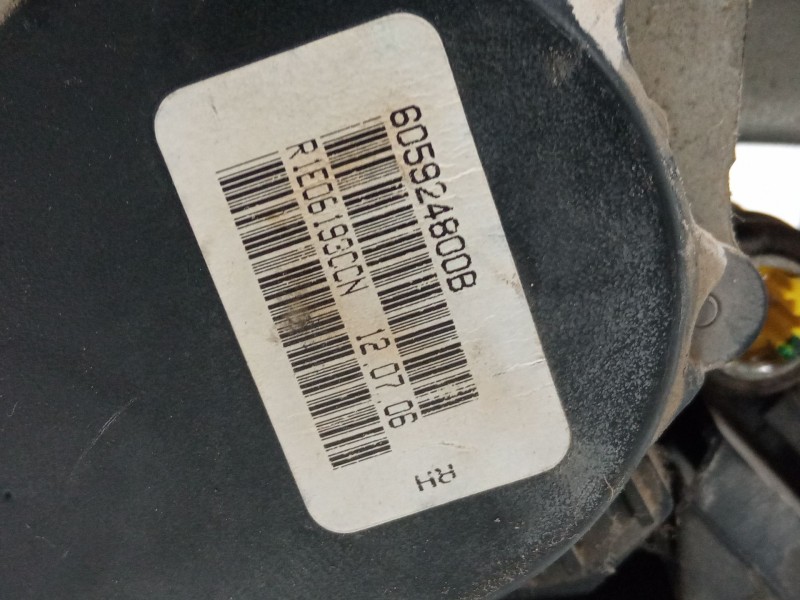 Recambio de cinturon seguridad delantero derecho para dodge caliber 2.0 crd referencia OEM IAM 605924800B  