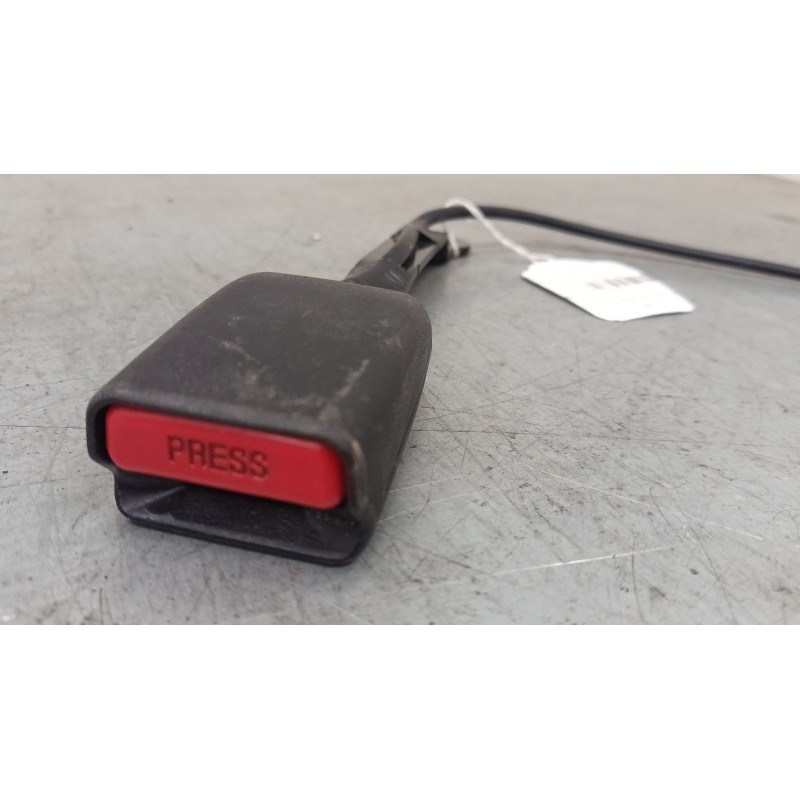 Recambio de anclaje cinturon delantero derecho para mazda cx-5 (ke, gh) 2.2 d (ke2fw) referencia OEM IAM   