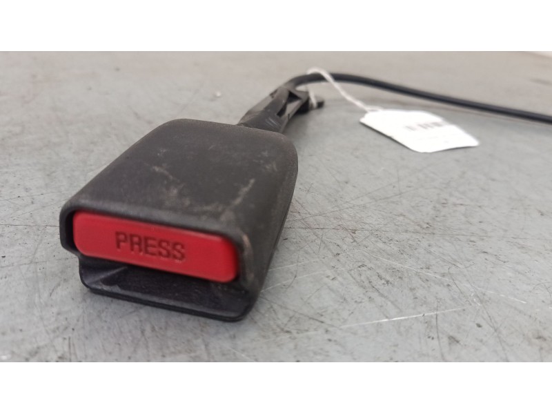 Recambio de anclaje cinturon delantero derecho para mazda cx-5 (ke, gh) 2.2 d (ke2fw) referencia OEM IAM   