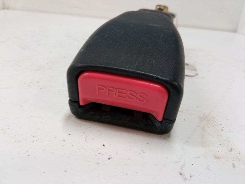 Recambio de anclaje cinturon delantero derecho para hyundai getz (tb) 1.5 crdi referencia OEM IAM   