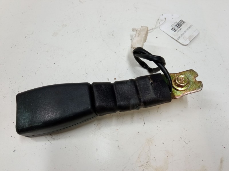 Recambio de anclaje cinturon delantero izquierdo para hyundai getz (tb) 1.5 crdi referencia OEM IAM   