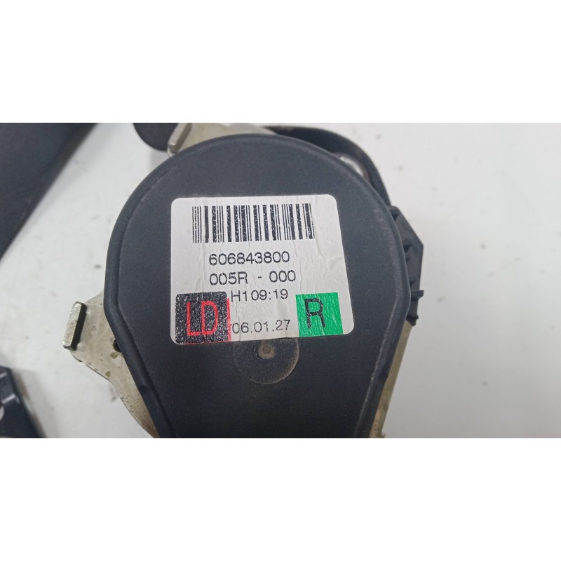Recambio de cinturon seguridad delantero derecho para mitsubishi colt vi (z3_a, z2_a) 1.5 di-d (z39a) referencia OEM IAM 6068438