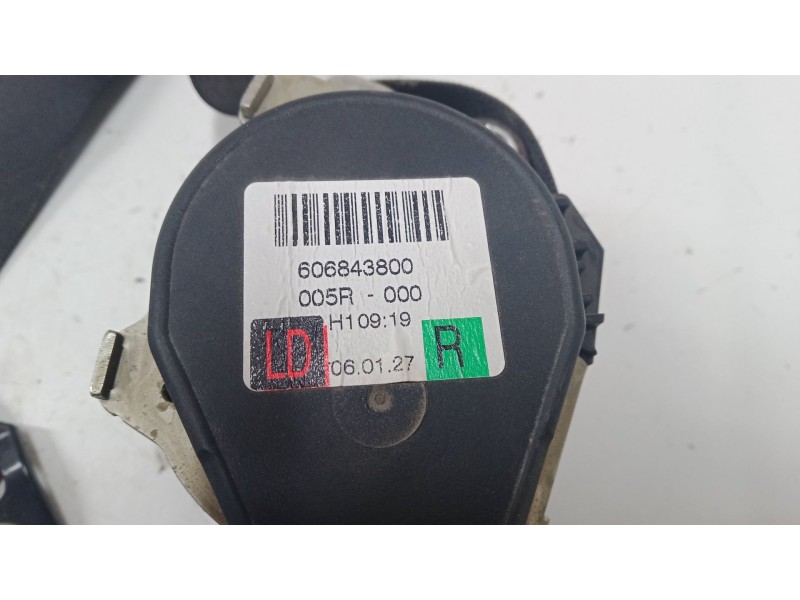 Recambio de cinturon seguridad delantero derecho para mitsubishi colt vi (z3_a, z2_a) 1.5 di-d (z39a) referencia OEM IAM 6068438