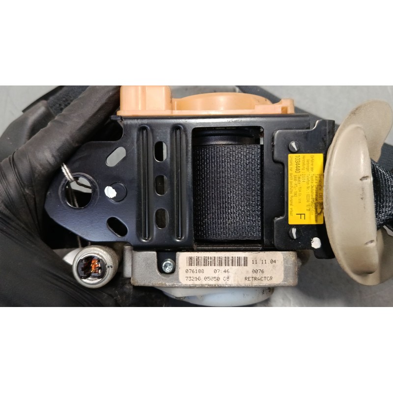 Recambio de cinturon seguridad delantero derecho para toyota avensis (_t25_) 1.8 (zzt251_) referencia OEM IAM 73210 05050 00  