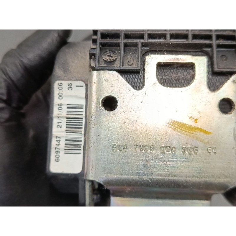 Recambio de cinturon seguridad delantero izquierdo para volkswagen polo iv (9n_, 9a_) 1.4 16v referencia OEM IAM 6097447  