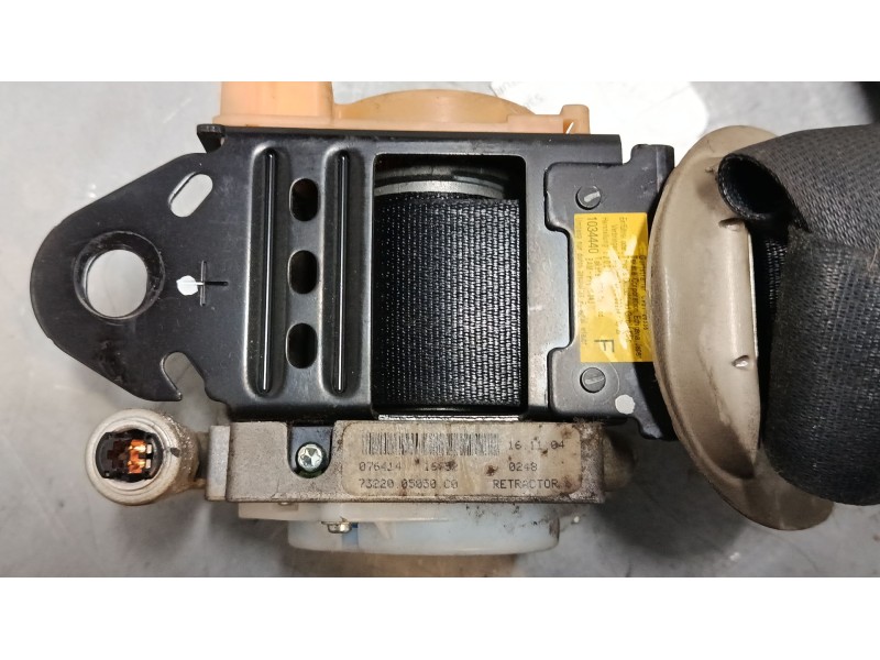 Recambio de cinturon seguridad delantero izquierdo para toyota avensis (_t25_) 1.8 (zzt251_) referencia OEM IAM TC90178  