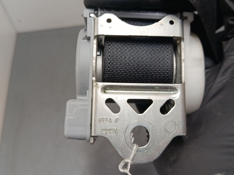 Recambio de cinturon seguridad trasero derecho para toyota aygo (_b4_) 1.0 (kgb40) referencia OEM IAM 308044599JN7  