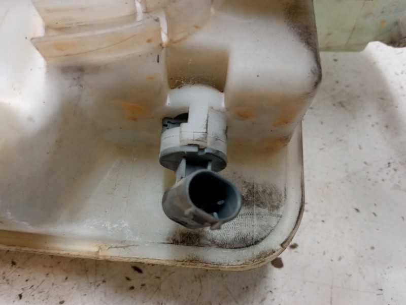 Recambio de deposito limpiaparabrisas para bmw 5 (e60) 520 d referencia OEM IAM   