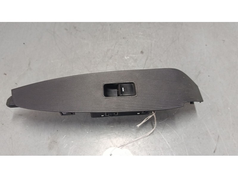 Recambio de mando elevalunas delantero derecho para mazda cx-5 (ke, gh) 2.2 d (ke2fw) referencia OEM IAM KD4566370  