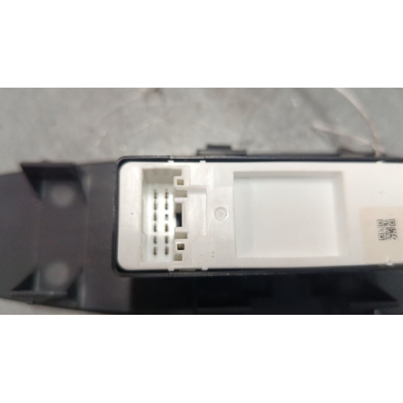 Recambio de mando elevalunas delantero derecho para mazda cx-5 (ke, gh) 2.2 d (ke2fw) referencia OEM IAM KD4566370  