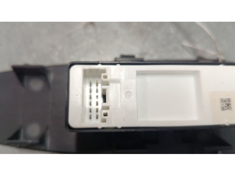 Recambio de mando elevalunas delantero derecho para mazda cx-5 (ke, gh) 2.2 d (ke2fw) referencia OEM IAM KD4566370  
