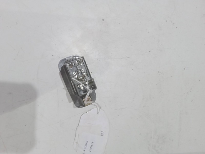 Recambio de mando elevalunas delantero derecho para daewoo nubira sedán (j200) 1.6 referencia OEM IAM   