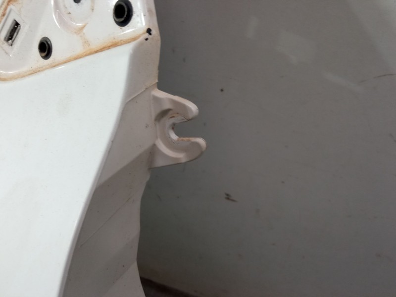 Recambio de aleta delantera izquierda para renault clio iv (bh_) 1.2 16v referencia OEM IAM   