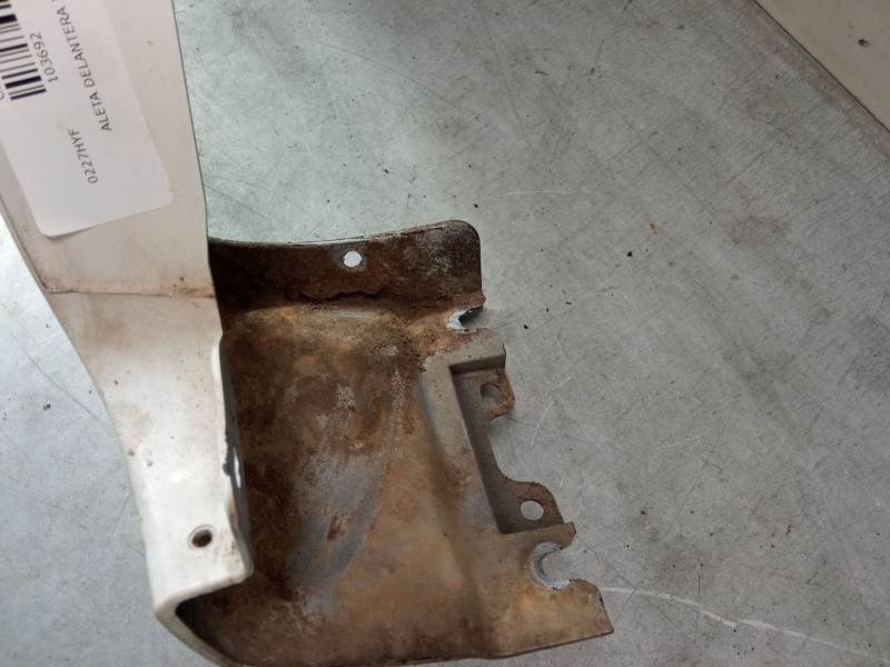 Recambio de aleta delantera izquierda para renault clio iv (bh_) 1.2 16v referencia OEM IAM   