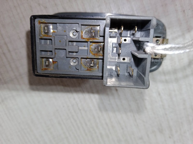 Recambio de mando elevalunas delantero derecho para daewoo nubira sedán (j200) 1.6 referencia OEM IAM   