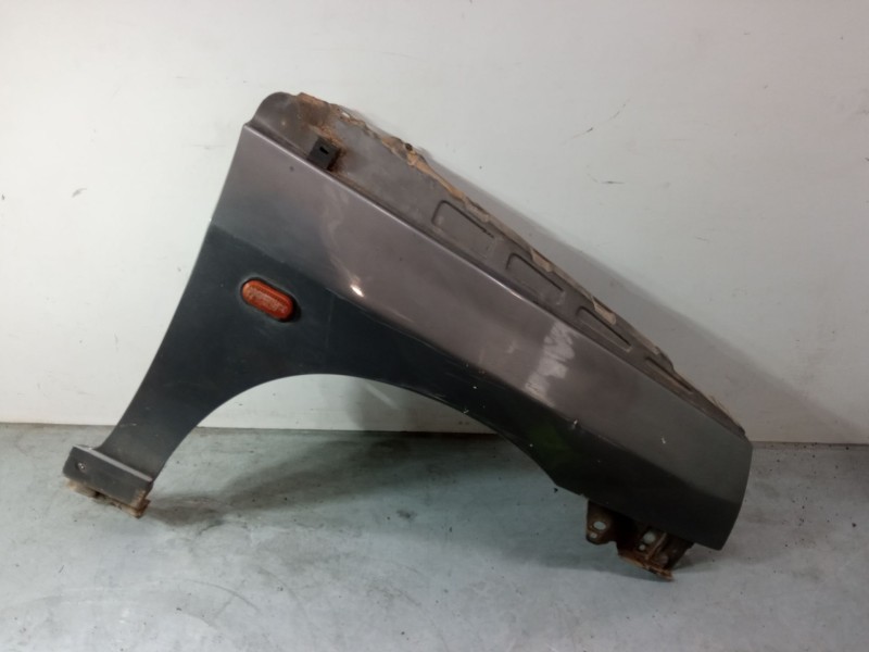 Recambio de aleta delantera derecha para renault clio i (b/c57_, 5/357_) 1.2 (5/357y, 5/357k) referencia OEM IAM   