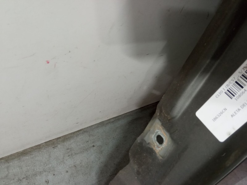 Recambio de aleta delantera derecha para renault clio i (b/c57_, 5/357_) 1.2 (5/357y, 5/357k) referencia OEM IAM   