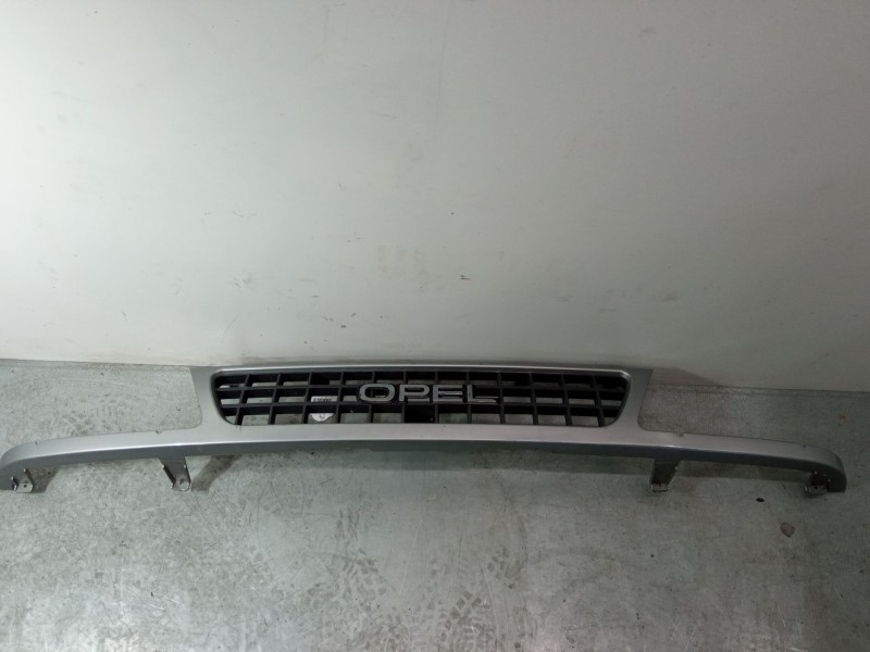 Recambio de rejillas capo para opel frontera a (u92) 2.8 td (5bmwl4, 5bsud2) referencia OEM IAM   