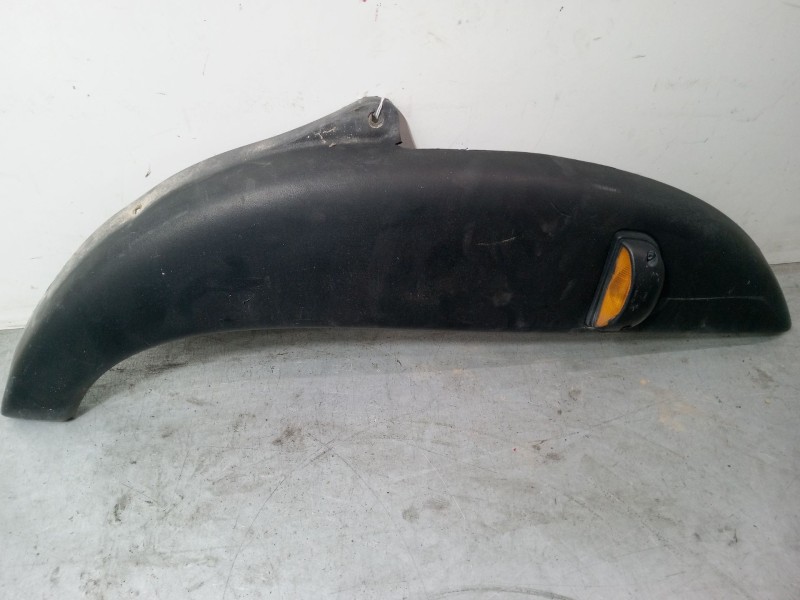 Recambio de aletin delantero derecho para renault trucks mascott furgoneta 120.35 (a02100003) referencia OEM IAM 8200215118  