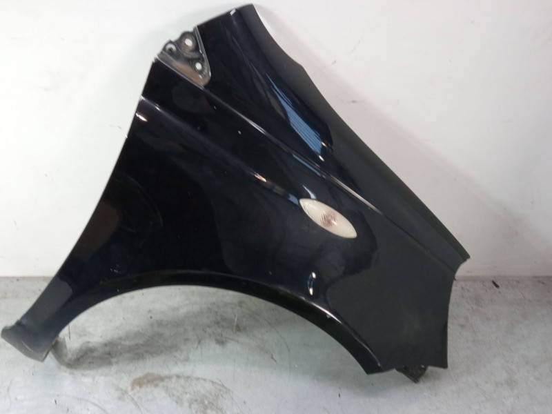 Recambio de aleta delantera derecha para toyota yaris (_p1_) 1.3 (ncp10_, scp12_) referencia OEM IAM   