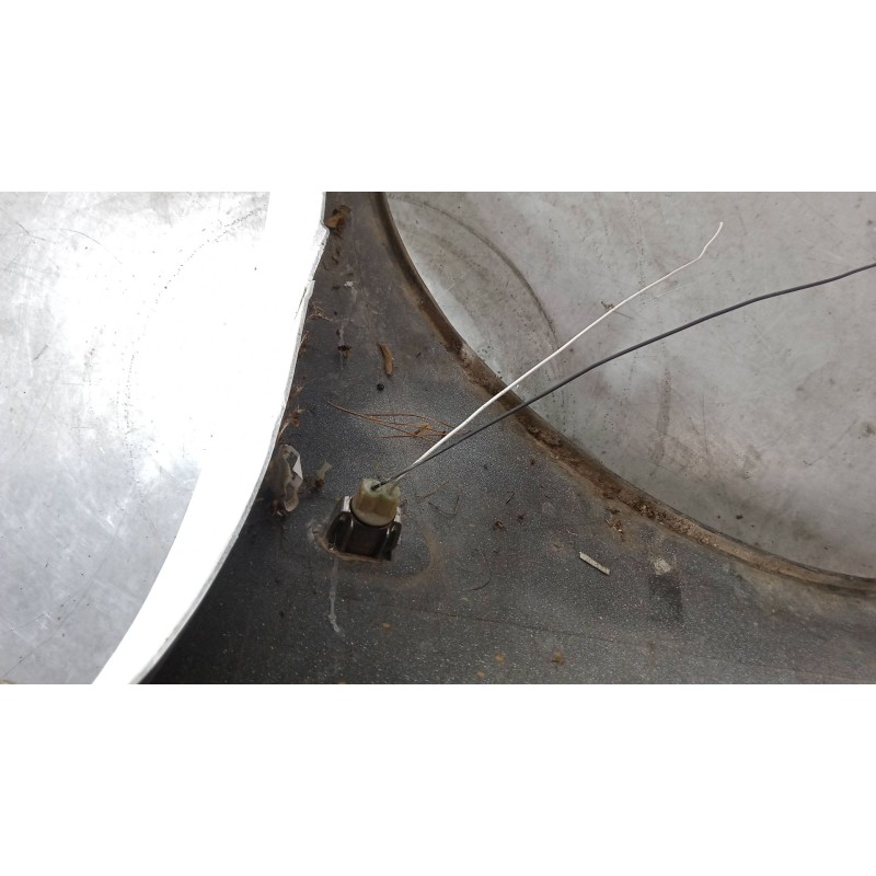 Recambio de aleta delantera derecha para renault clio ii (bb_, cb_) 1.2 (bb0a, bb0f, bb10, bb1k, bb28, bb2d, bb2h, cb0a,... refe