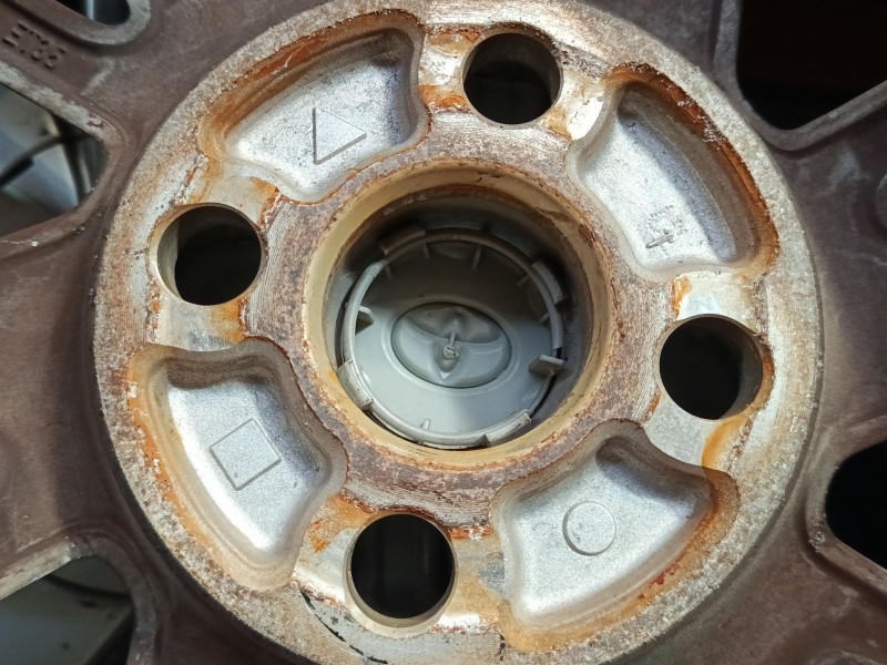 Recambio de llanta alumino 15´´ para toyota aygo (_b4_) 1.0 (kgb40) referencia OEM IAM   