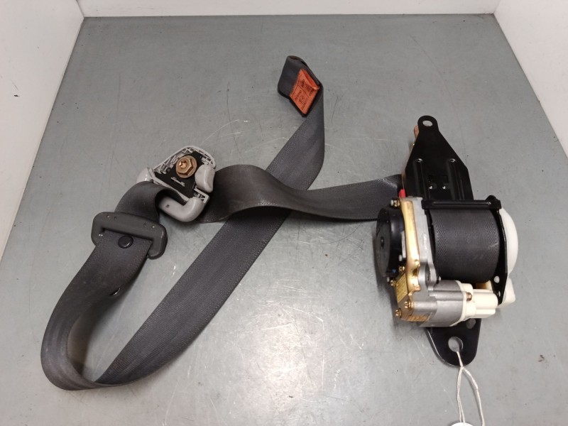 Recambio de cinturon seguridad delantero izquierdo para mitsubishi colt v (cj_, cp_) 1300 gl,glx (cj1a) referencia OEM IAM   