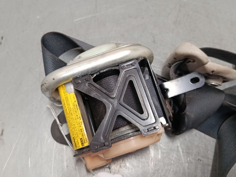 Recambio de cinturon seguridad delantero izquierdo para toyota corolla (_e12_) 1.4 vvt-i (zze120_) referencia OEM IAM C9147N  