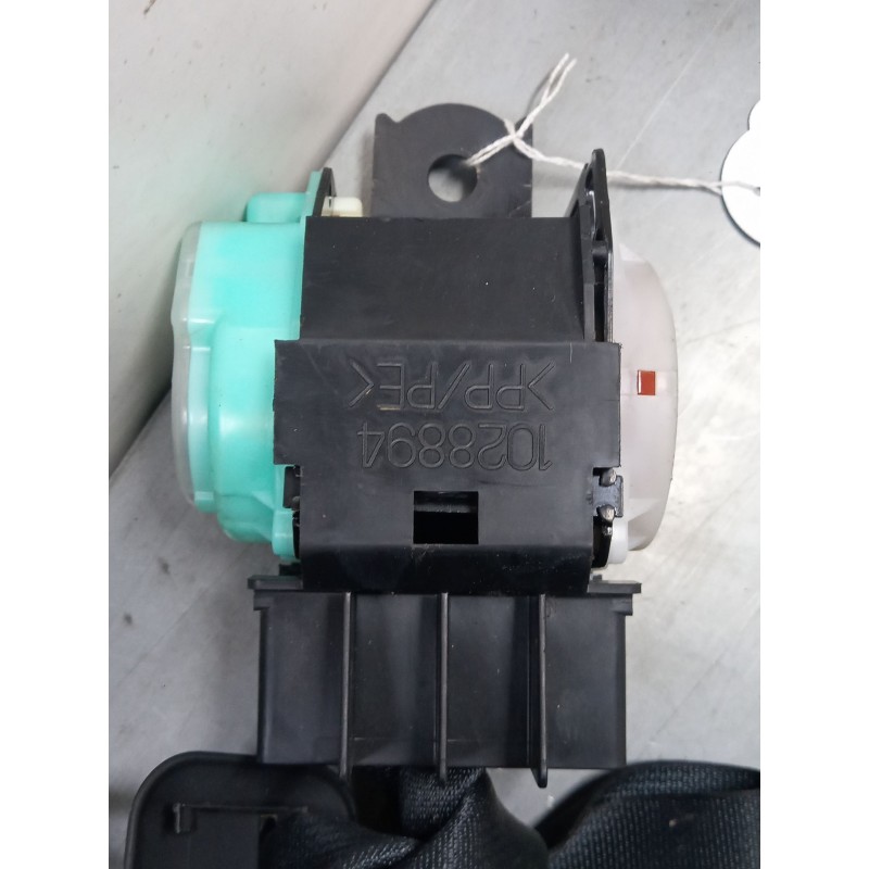 Recambio de cinturon seguridad trasero central para toyota corolla (_e12_) 1.4 vvt-i (zze120_) referencia OEM IAM C70181XPH  