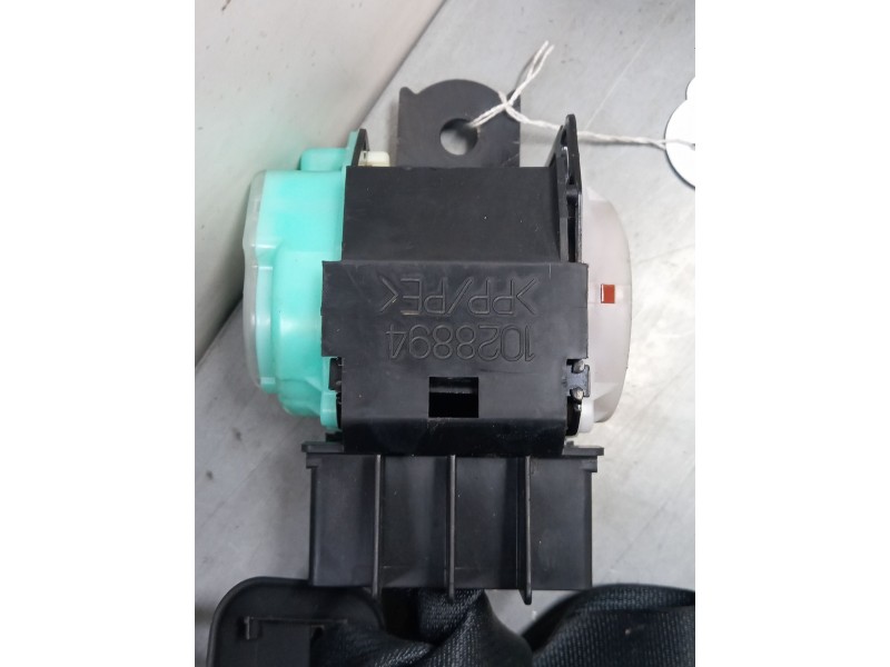 Recambio de cinturon seguridad trasero central para toyota corolla (_e12_) 1.4 vvt-i (zze120_) referencia OEM IAM C70181XPH  