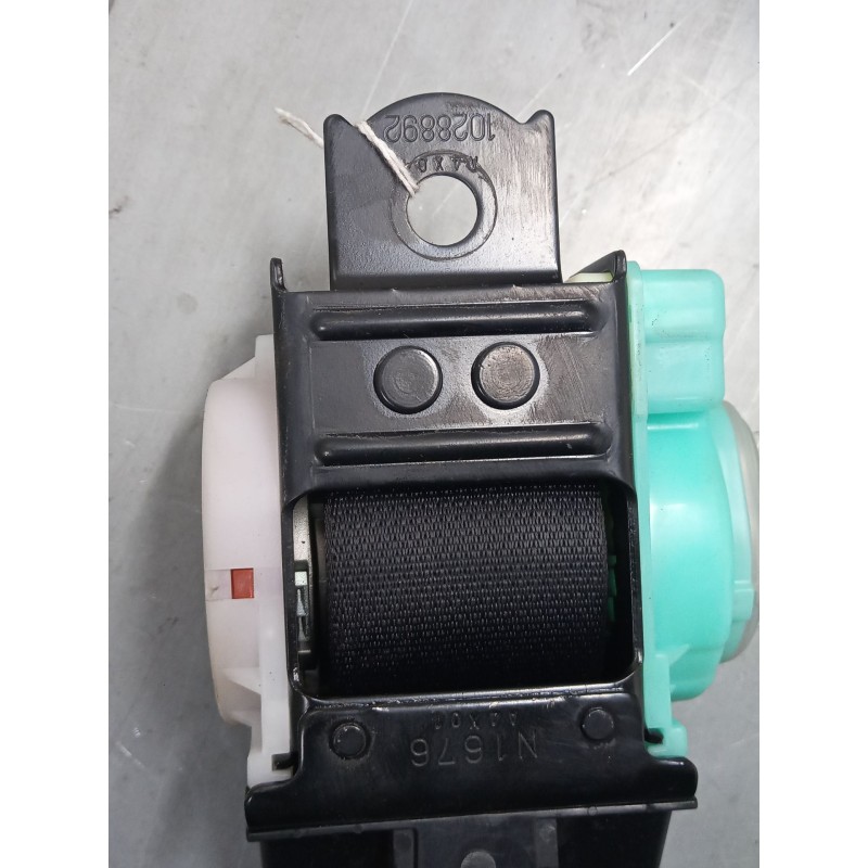 Recambio de cinturon seguridad trasero central para toyota corolla (_e12_) 1.4 vvt-i (zze120_) referencia OEM IAM C70181XPH  