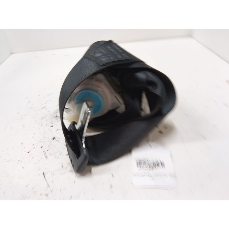 Recambio de cinturon seguridad trasero derecho para toyota corolla (_e12_) 2.0 d-4d (cde120r_, cde120l_) referencia OEM IAM   