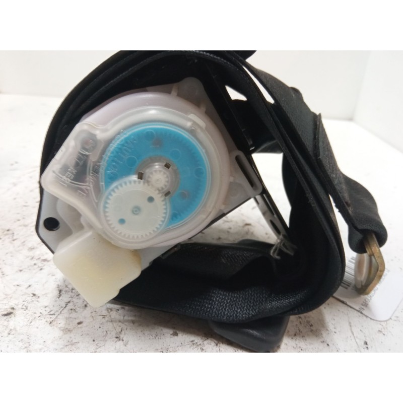 Recambio de cinturon seguridad trasero izquierdo para toyota corolla (_e12_) 2.0 d-4d (cde120r_, cde120l_) referencia OEM IAM 06