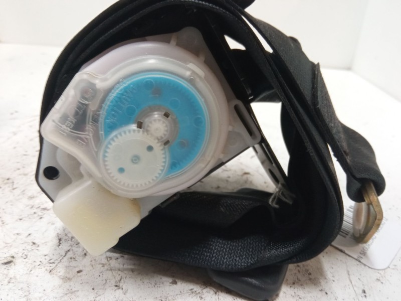 Recambio de cinturon seguridad trasero izquierdo para toyota corolla (_e12_) 2.0 d-4d (cde120r_, cde120l_) referencia OEM IAM 06